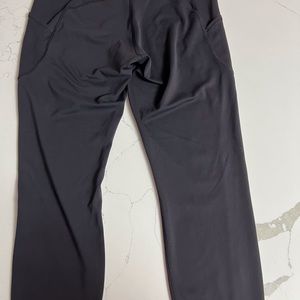 Lululemon 25” Invigorate High-Rise tight. Black.